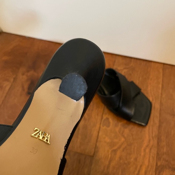 Zara Black Leather Sandals - Picture 4 of 4